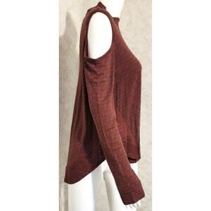 Lazy Sundays Mulberry Cold Shoulder Cotton Blend Top - Size M